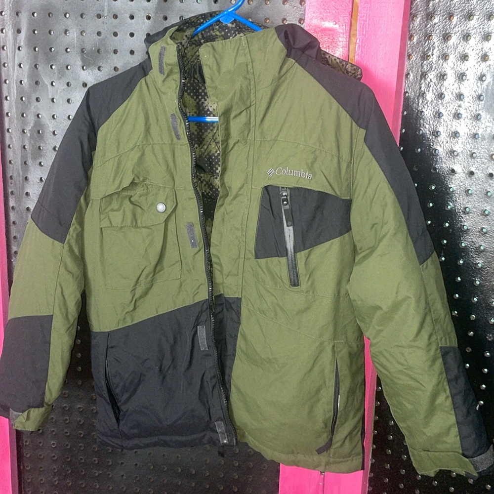 Reversible Columbia Omni-shield winter ski coat. Size 10-12